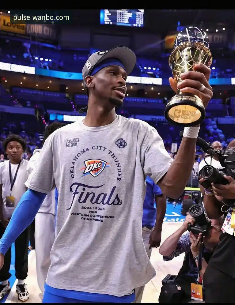 亚历山大加时10分率雷霆险胜活塞，万搏体育聚焦47分神迹最新动态